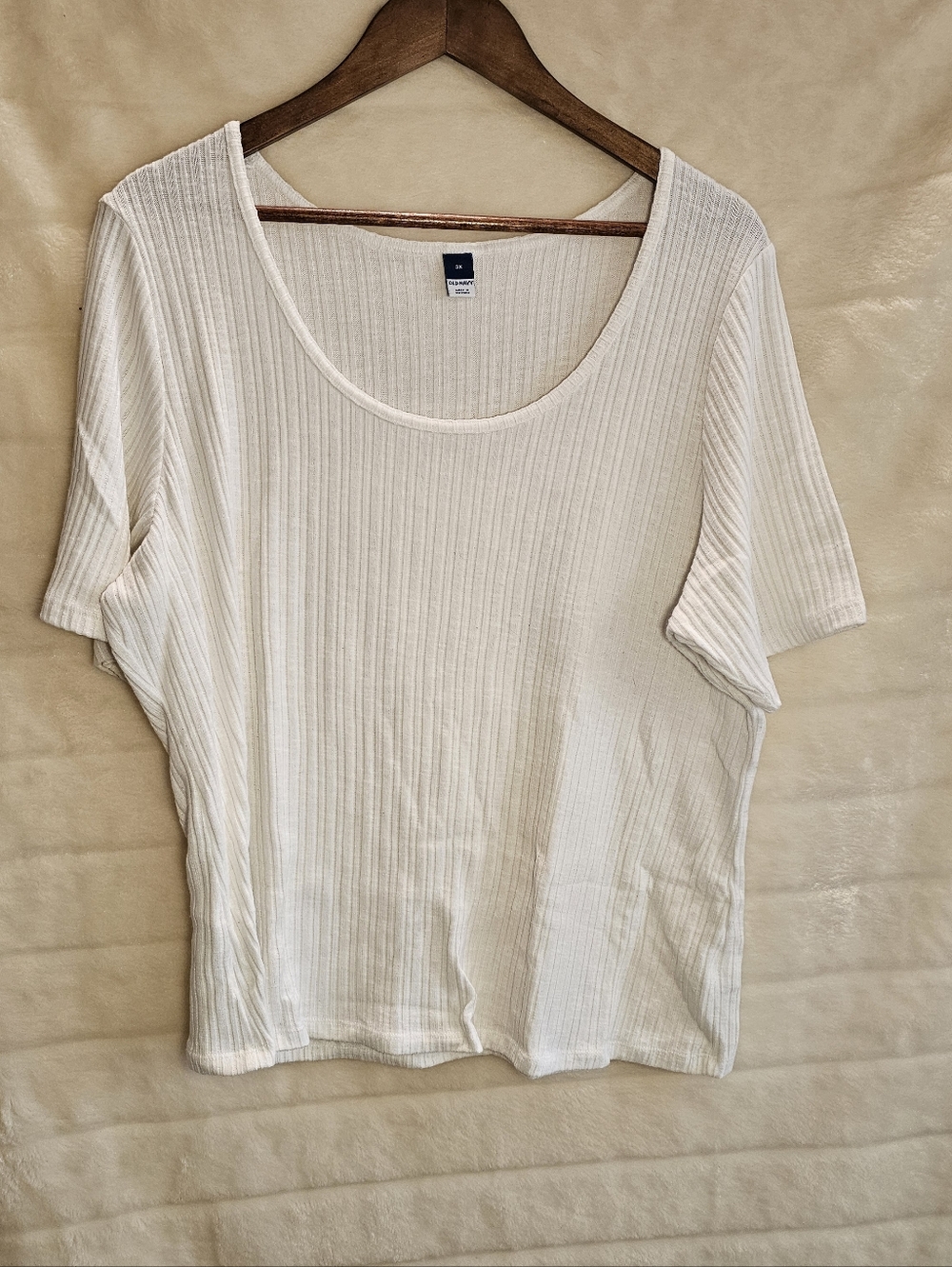 Old Navy Cream Scoop Neck 3x